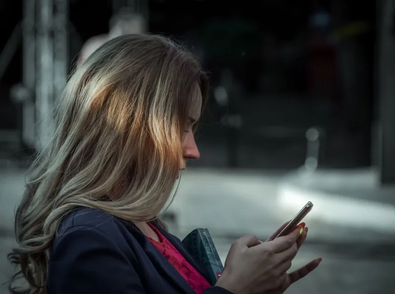 One Person, Many Stages: The Strategic Logic of Showing Up Differently Across Platforms